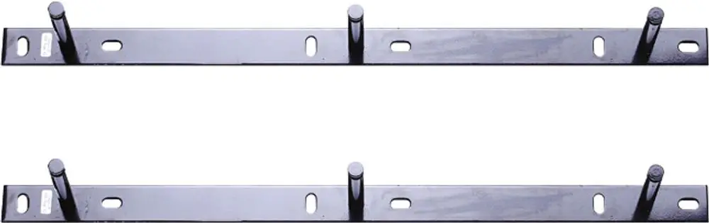 Wandhalterung aus Metall mit mehreren Befestigungspunkten, geeignet für Heizkreissets von Bosch. Oben und unten sind runde Pfosten sichtbar.